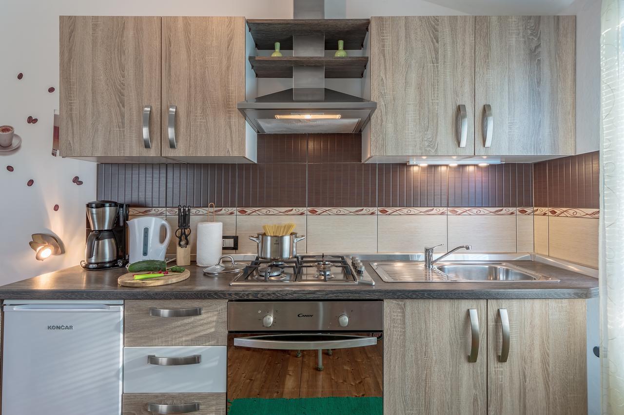 Apartment San Ližnjan エクステリア 写真