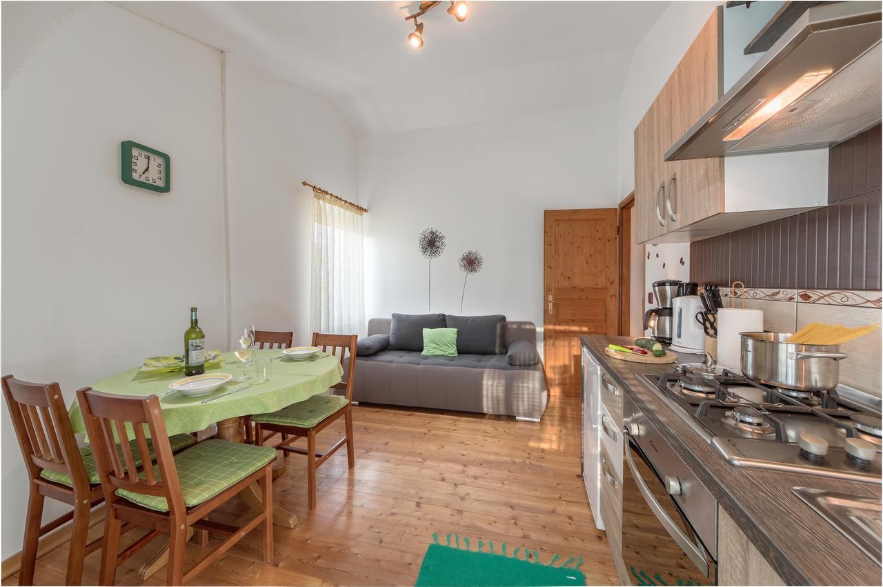 Apartment San Ližnjan エクステリア 写真